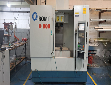 CENTRO DE USINAGEM VERTICAL - ROMI - D800 - ANO 2010 - COMANDO FANUC - MUITO CONSERVADA, SÓ USINOU ALUMÍNIO