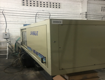 Foto: INJETORA DE PLÁSTICOS - JASOT - 880/180 TONELADAS - ANO 2010