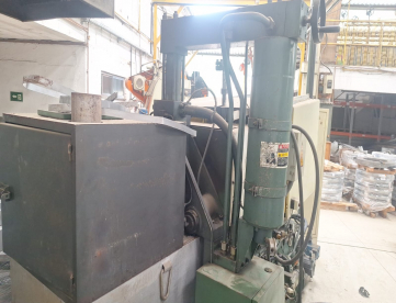 Foto: INJETORA DE ZAMAK - LK - AVIS DC 50 - ANO 2007