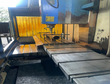 Foto: FRESADORA CNC - VEKER - MVK-1700F (1.700 x 700 x 700MM) - ANO 2011