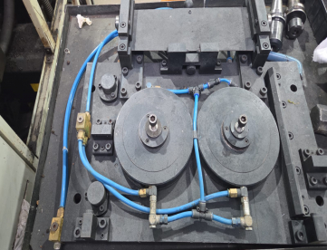 Foto: CENTRO DE USINAGEM - ROMI - DISCOVERY 760 - ANO 2002 - COMANDO SIEMENS