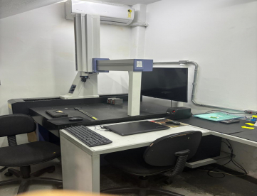 TRIDIMENSIONAL MANUAL DE MEDIÇÃO - MITUTOYO - CRYSTA M574 PLUS- MAQUINA MUITO NOVA - ANO 2015