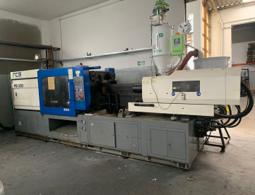 INJETORA DE PLÁSTICOS - FCS - FD-320 -320 TONELADAS - ANO 2012