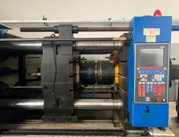 Foto: INJETORA DE PLÁSTICOS - FCS - FD-320 -320 TONELADAS - ANO 2012