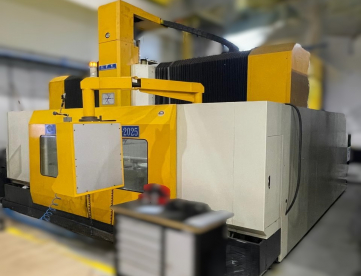 Foto: CENTRO DE USINAGEM PORTAL - SFY - HSC-2025 - ANO 2015 - 2.000 x 2.500 x 1.000 MM - 16.000 RPM