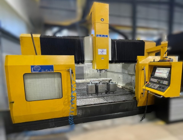 CENTRO DE USINAGEM PORTAL - SFY - HSC-2025 - ANO 2015 - 2.000 x 2.500 x 1.000 MM - 16.000 RPM