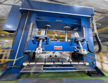 Foto: PRENSA HIDRÁULICA - GERMAQ - PHE-100 - 90TON - ANO 2006