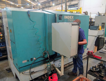 CENTRO DE TORNEAMENTO - INDEX IT600 - COMANDO FANUC 32i-B - 380 x 585MM - FERRAMENTA ACIONADA - ANO 2012