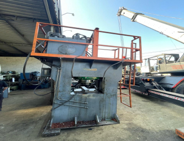 PRENSA HIDRÁULICA 400 TONELADAS ELÉTRICA