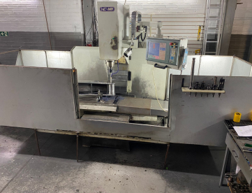 FRESADORA CNC - C-TEK - KM-150D - ANO 2007