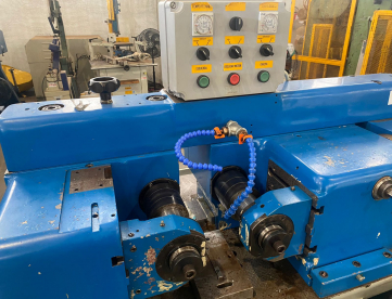 Foto: LAMINADORA DE ROSCAS - GROB - RM 54 - 30 TONS