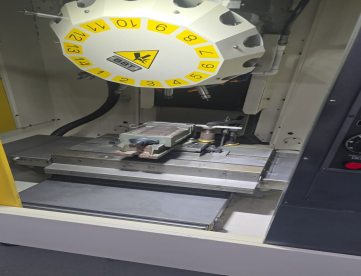 Foto: CENTRO DE USINAGEM VERTICAL - FANUC ROBODRILL - 500 X 400 X 330 - D14MiB5 - ANO 2018