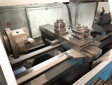 Foto: TORNO CNC - ROMI - CENTUR 30 III - 500MM X 1000MM GANG - HIDRAULICO