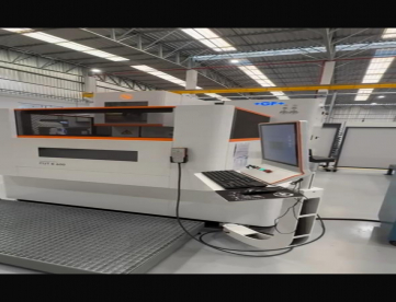 Foto: ELETROEROSÃO A FIO CNC - CHARMILLES - CUT E 600 - CURSO 600 X 400 X 350 MM - MÁQUINA MUITO NOVA - ANO 2019