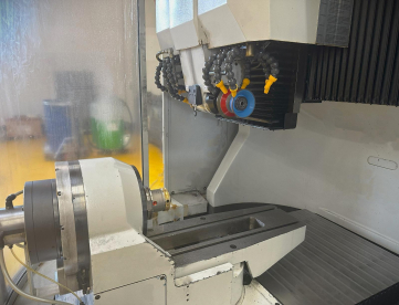 Foto: AFIADORA CNC 5 EIXOS  WALTER HELITRONIC POWER  - COM TOOL STUDIO E WINDOWS MODE -COMANDO BOSCH REXROTH  HMC500-,ANO 2001