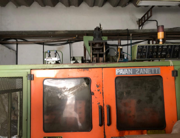 MÁQUINA SOPRADORA DE PLÁSTICOS 2 LITROS BMT2000D ANO 1998 (ESPECIAL P/ PVC)