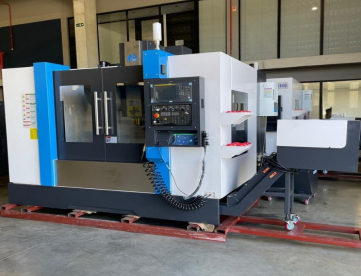Foto: CENTRO DE USINAGEM VERTICAL - OKADA - NOVO - COM 4º EIXO - 800 x 500 x 500 MM - COMANDO FANUC