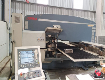 Foto: PUNCIONADEIRA CNC - DURMA - TP9 - 125X20 TONELADAS - COMANDO SIEMENS - ANO 2O10