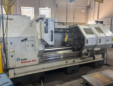 Foto: TORNO CNC - ROMI - MULTIPLIC 40A - ANO 2001 - 685 x 2000 MM -PLACA E PONTO MANUAL - COMANDO FANUC