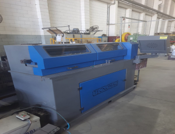  MÁQUINA DOBRADEIRA DE ARAMES BIDIMENSIONAL - TECNOMAQ - PROGRAMADA TM AC1 - ANO