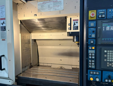 CENTRO DE USINAGEM VERTICAL HIGH SPEED 20.000 RPM -MAKINO - V55 - COMANDO FANUC - 900 X 500 X 450 - ANO 2008