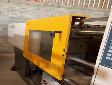 Foto: INJETORA DE PLÁSTICOS - SINITRON - SYA 1300 DT -130 TONELADAS - ANO 2004