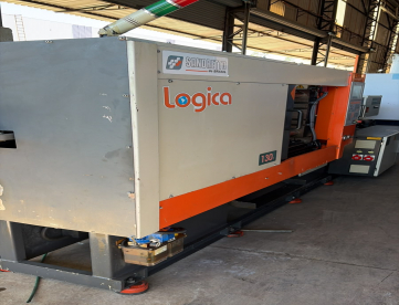 Foto: INJETORA DE PLÁSTICOS - SANDRETTO - LOGICA 770 / 130 TONELADAS - ANO 2013
