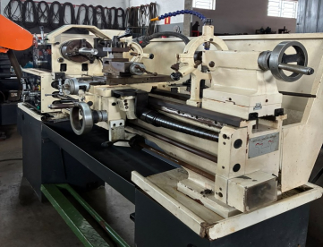 Foto: TORNO MECÂNICO TIMEMASTER - MODELO CDL 350 B - COM NR12 - 380X1000MM
