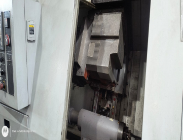 Foto: CENTRO DE TORNEAMENTO - HYUNDAI - SKT28 - COMANDO FANUC - 350 X 750 MM - ANO 2008/10