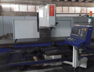 Foto: FRESADORA CNC VEKER - VK 4900  ANO 2007 -