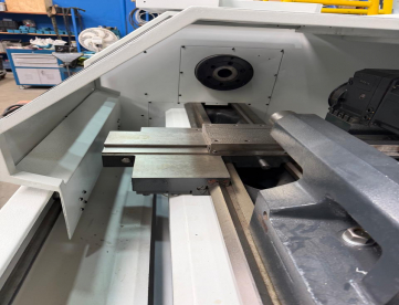 Foto: TORNO CNC - NARDINI - LOGIC 195 II - 440X1000MM - ANO 2004 - TOTALMENTE REFORMADO 2026