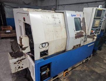 TORNO CNC - DAEWOO - LYNX 200L - ANO 2003 - COMANDO FANUC