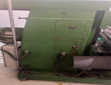 Foto: FRESADORA UNIVERSAL - ROMI - U-30