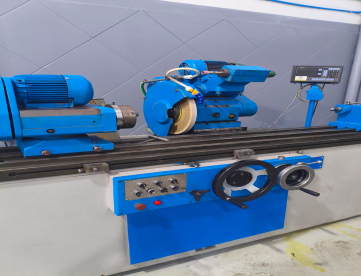 RETÍFICA CILÍNDRICA HIDRÁULICA 1600 X 320 MM - COM CABEÇOTE PARA RETIFICAR INTERNO