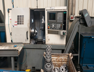 CENTRO DE TORNEAMENTO CNC - OKUMA - MODELO ES-L10 II – ANO 2007 - DUAS MÁQUINAS