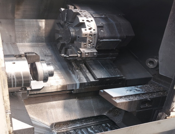Foto: CENTRO DE TORNEAMENTO CNC - OKUMA - MODELO ES-L10 II – ANO 2007 - DUAS MÁQUINAS