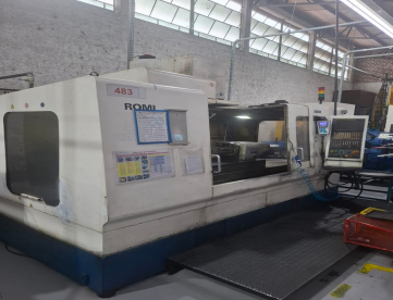 CENTRO DE USINAGEM VERTICAL - ROMI - D1250  - 1270 x 610 x 640 MM - COMANDO FANUC - COM 4 EIXO -ANO 2008