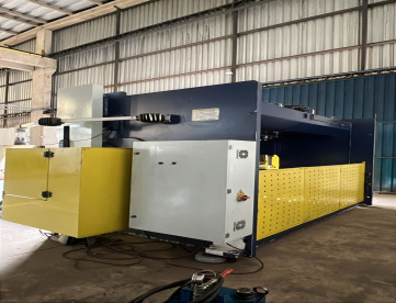 Foto: DOBRADEIRA HIDRÁULICA  CNC - CALVI - 4000MM X 250 TONS - ANO 2012