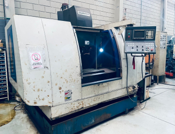 CENTRO DE USINAGEM VERTICAL - NARDINI DIPLOMAT - SKYBULL 1020 -COMANDO FANUC -  ANO 2004 - MÁQUINA TODA REVISADA 
