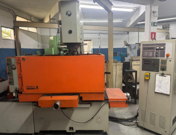 ELETROEROSÃO DE PENETRAÇÃO   MARCA ENGEMAQ  MODELO EDM 900 NC -CURSO 600 X 400 X 400 - ANO 2003