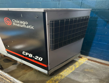 Foto: COMPRESSOR DE PARAFUSO - CHICAGO PNEUMATIC - CPB 20 - 20 HP - ANO 2009