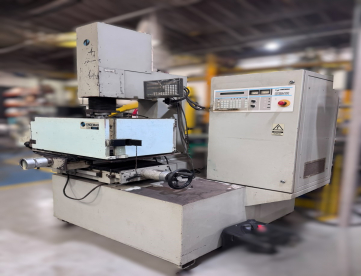 ELETROEROSÃO POR PENETRAÇÃO - ENGEMAQ - EDM 440NC - ANO 2000