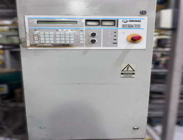 Foto: ELETROEROSÃO POR PENETRAÇÃO - ENGEMAQ - EDM 440NC - ANO 2000