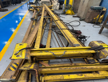 BRAÇO ARTICULADO DE PAREDE - DEMAG -  6.000 MTS - TALHA DE 500 KG - ANO 2003