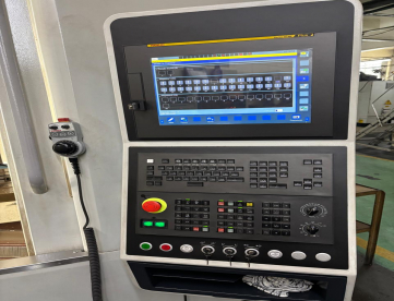 CENTRO DE USINAGEM - ROMI - D800 - 800 x 530 x 530   COMANDO FANUC - ANO 2020