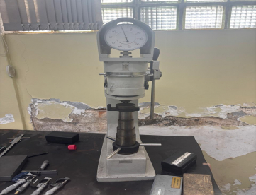 Foto: DURÔMETRO ANALÓGICO DE BANCADA - POLIWATCH