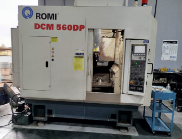 CENTRO DE USINAGEM VERTICAL - ROMI - DCM 560DP - ANO 2013 - DUPLO PALLET - COMANDO FANUC