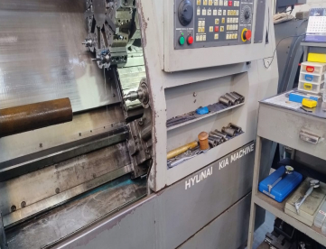 Foto: TORNO CNC - HYUNDAI - SKT 28 - ANO 2008 - COMANDO FANUC