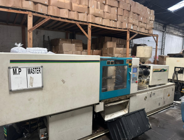 Foto: INJETORA DE PLÁSTICOS - LK MACHINERY - POTENZA 130 TONELADAS -BOMBA VARIAVEL - ANO 2011