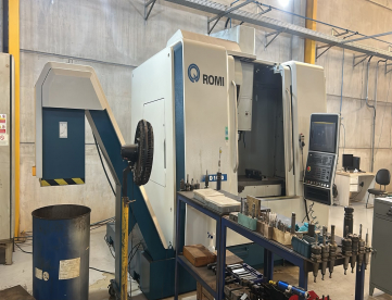 Foto: CENTRO DE USINAGEM VERTICAL - ROMI - D1000 NOVA GERAÇÃO -15.000 RPM - REFRIGERAÇÃO PELO SPINDLE - ANO 2018